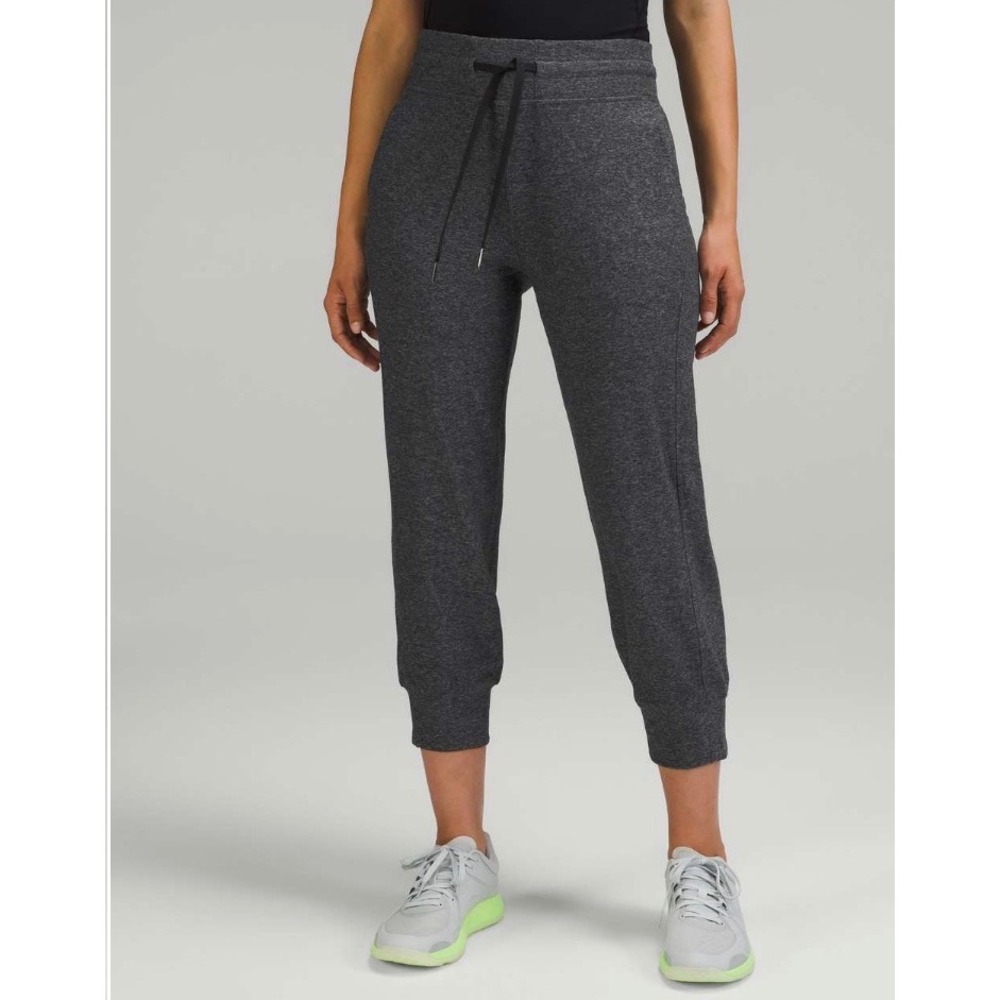 Lululemon Ready to Rulu High Rise Cropped Jogger Heathered Black Size 8 LW6BYMS